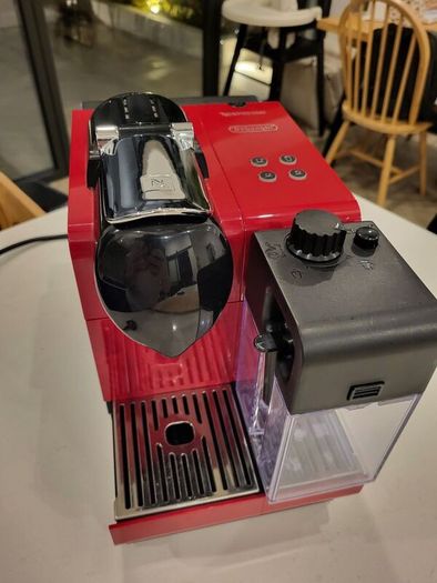 Nespresso Lattissima De Longhi