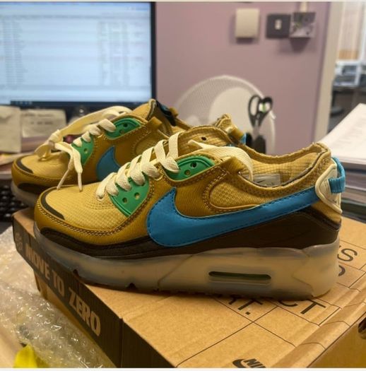 Nike Air Max 90 X Undefeated trainers (Limited edition)