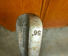 Golf wedge