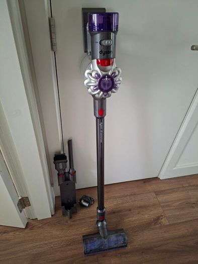 Dyson V8 Advanced