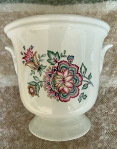 Royal Norfolk Floral ceramic planter.