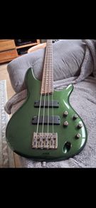Ibanez bass SR300