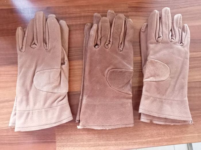 3 Pairs of Handmade Vintage Style Leather Gloves Size 19
