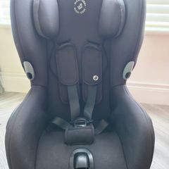 Maxi Cosi Axiss Swivel Car Seat
