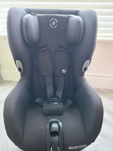 Maxi Cosi Axiss Swivel Car Seat