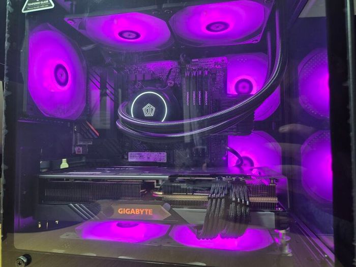 Gaming PC Ryzen 7 5800X, RX 7700 XT, 32gb Ram, 1TB M.2 Ssd, 750w Psu, Wifi/bt