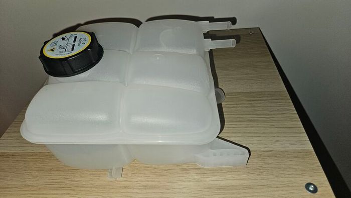 coolant tank for volvo