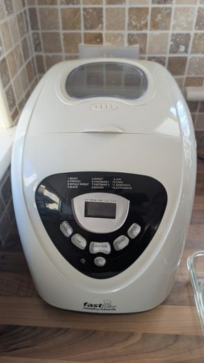 Morphy Richards Fastbake Breadmaker