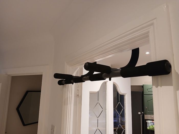 Pull up bar