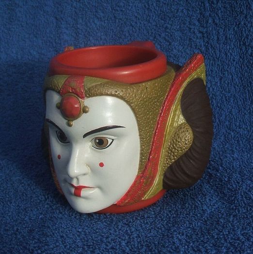 STAR WARS (Episode 1 The Phantom Menace) - a Queen Amidala mug (c.1999)