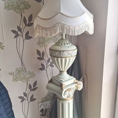 lamp with pedestal