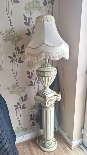 lamp with pedestal