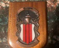family crest brogan free postage