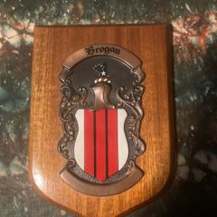 family crest brogan free postage