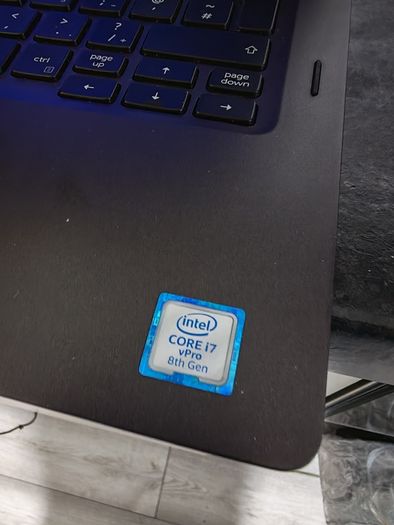 Dell latitude 5300 2 in 1 core i7 touch ssd 13.3"