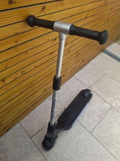 Zinc kids electric scooter