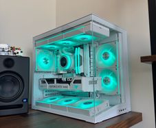 Zero-Cable BTF | 9800X3D | 5070 Ti