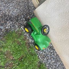 john deere ride on toy