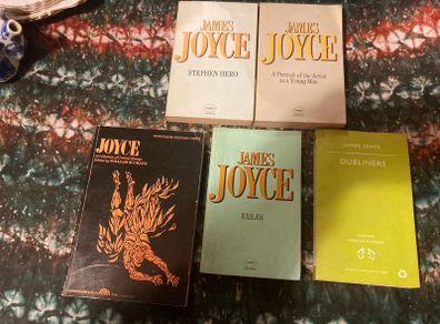 Collection of vintage James Joyce books free postage