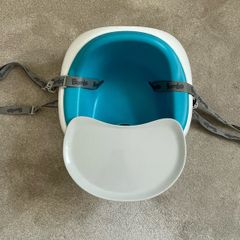 Baby seat with table