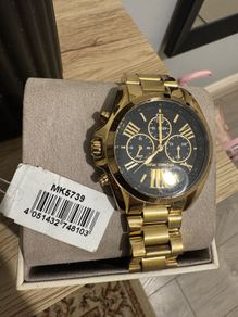 women watch Micheal kors