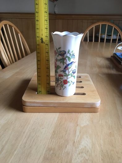 aynsley - small vase - 'Pembroke' design