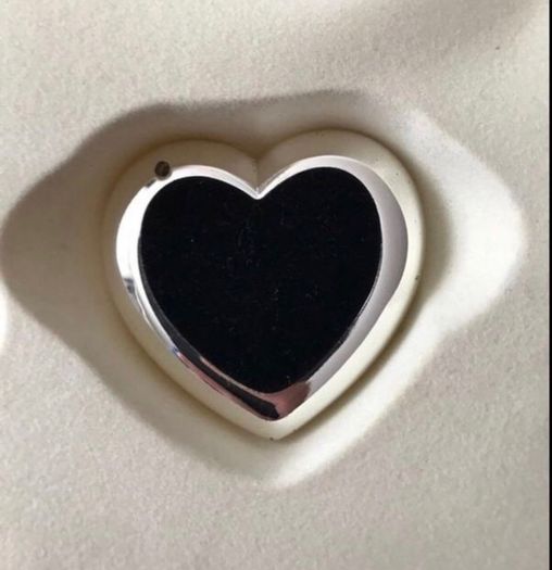 Newbridge gift set ,pen and pen holder and photo loveheart
