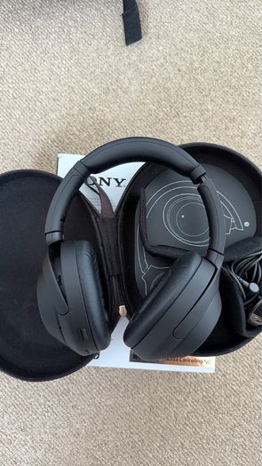 Sony XM4 Headphones