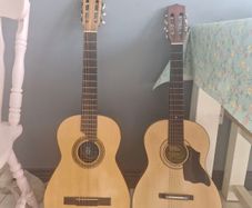 Small (Kid) Guitar