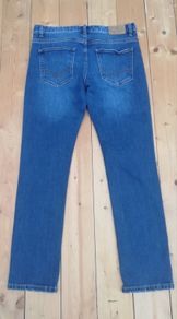 Diesel men's light wash blue regular jeans W34 L32