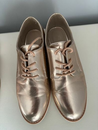 Shoe