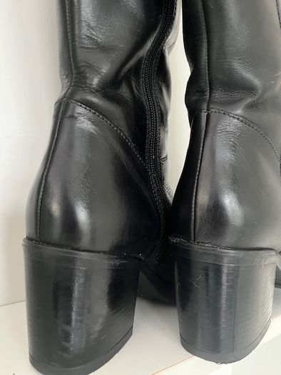 Clarks Black Leather Boots Knee High.  Ladies Size Uk 6.5  / Eu 40  In excellent lightly used Condition.