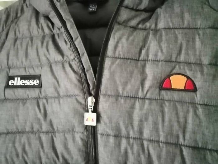 like new -Ellesse Lombardy padded jacket