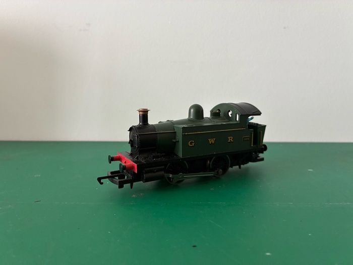 Hornby Railways GWR 104 Locomotive OO Gauge