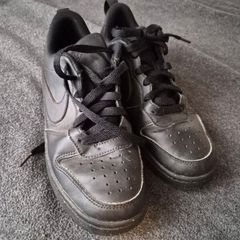 Size 4 runners Nike/ new balance / asics