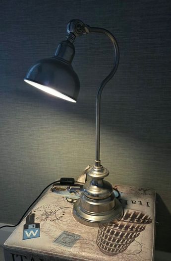 Metal table lamp