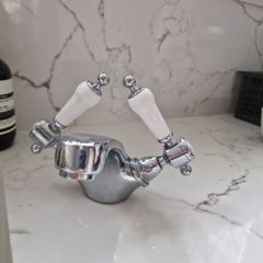 chrome sink tap
