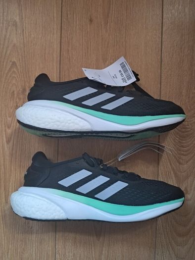 NEW Adidas Trainers - Size 6.5