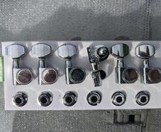 Strat style machine heads