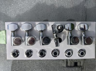 Strat style machine heads