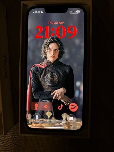 iPhone 16e