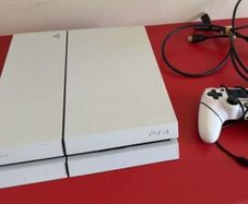 PlayStation 4 PS4 500GB. Disc version
