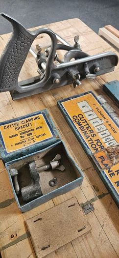 Record 050A combination plane