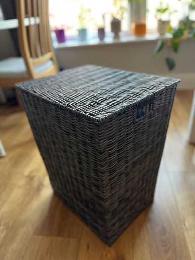 Clothes basket