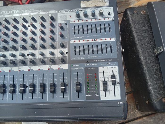 Reduced mixer amp 9 channel + effects 400w one channel comes and goes so needs attention but great sturdy unit