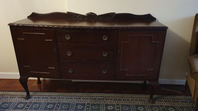 Sideboard / buffet cabinet.