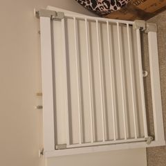 Pressure-Fit Stair Gate White Excellent Condition