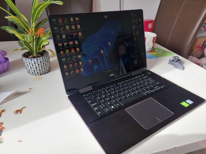 Dell Inspiron 15 7586 2 in 1 Laptop 4k LCD, 512G Touch Screen, Windows 11