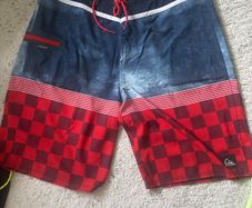 mens quicksilver shorts