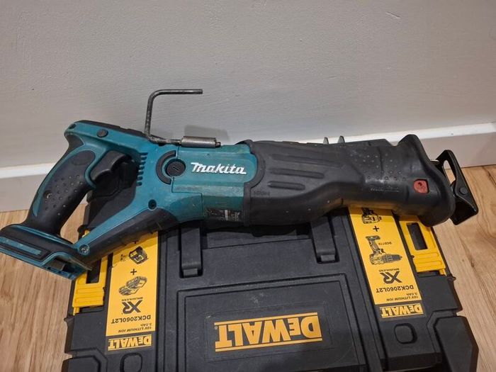 Makita reciprocating saw